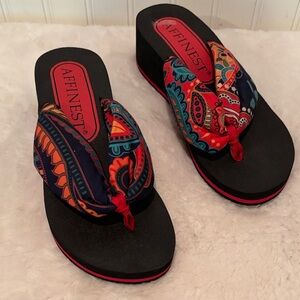 Women's AFFINEST Platform Wedge with Paisley Fabric Strap Flip Flops Sz 36